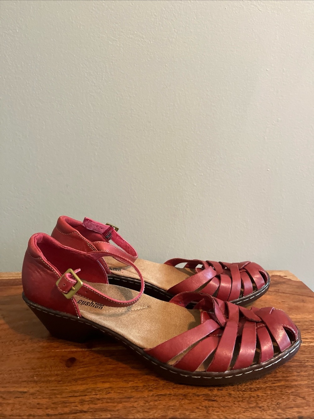 Clarks Wendy Land Comfort Slip On Ankle Strap Shoe Women's Size 7.5